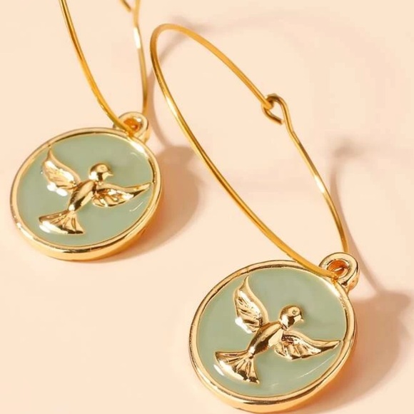 Dove peace angel flying hoop dangle earrings - Picture 3 of 3